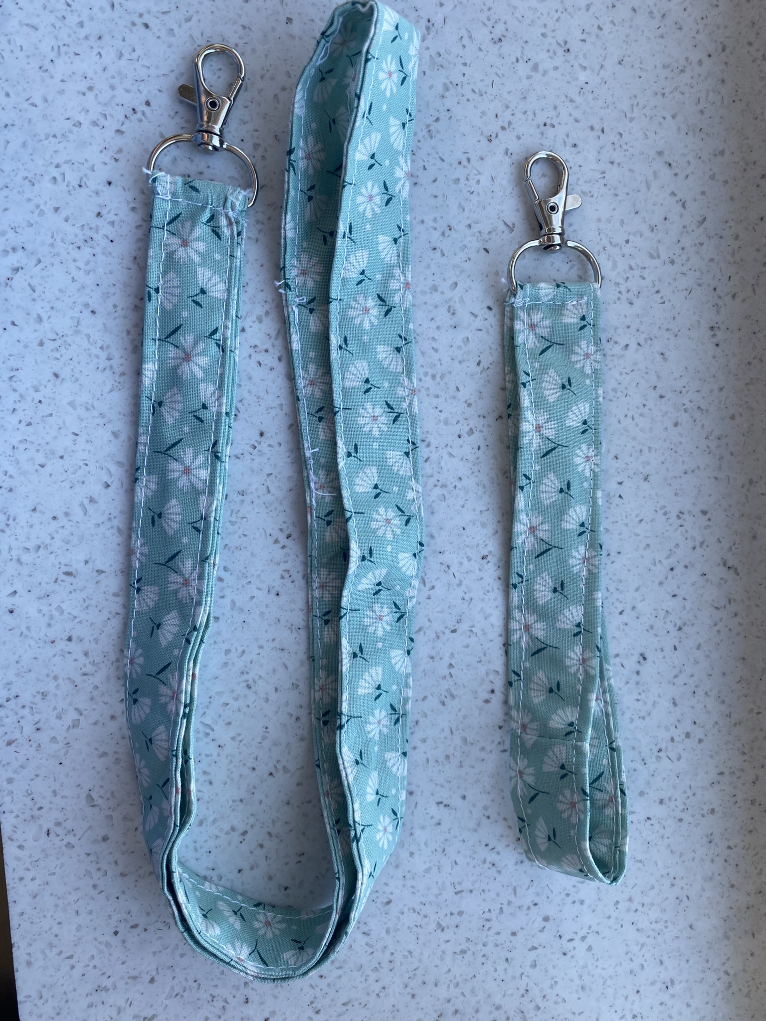 Handmade Keychain And Lanyard Set. Daisy Style- Teal And White
