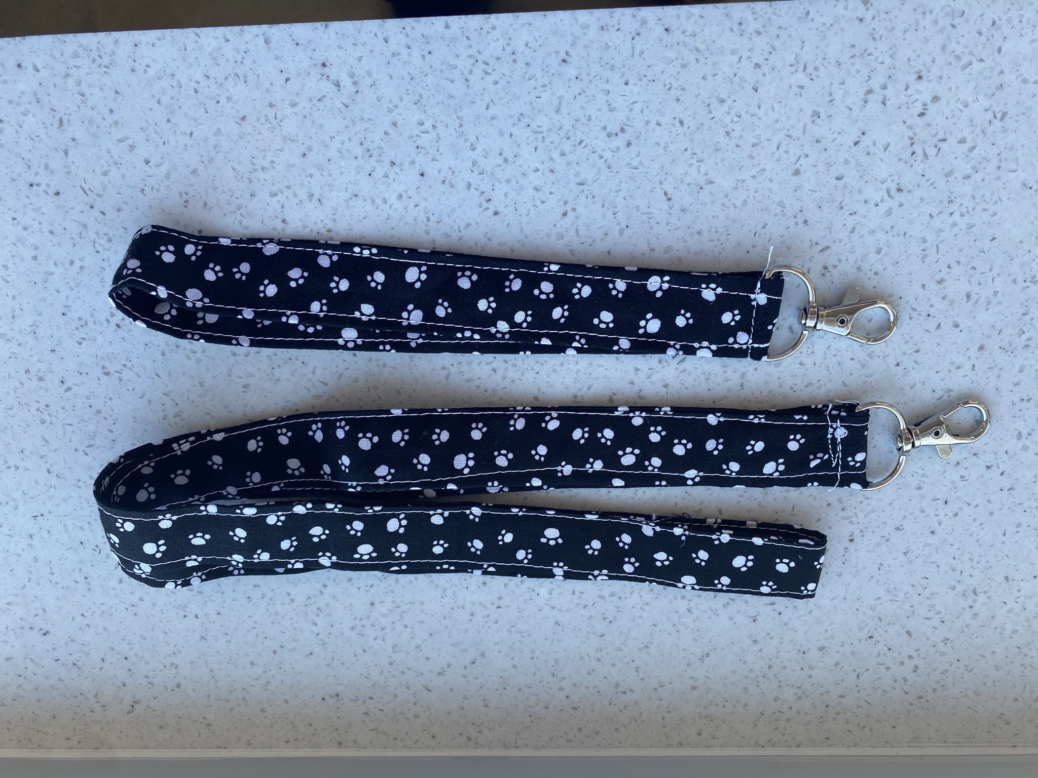Handmade Keychain and Lanyard Set – Dog Print Style, Black and White